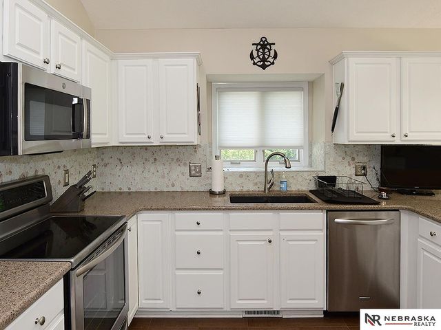 20911 Hampton Circle, Gretna, NE 68028
