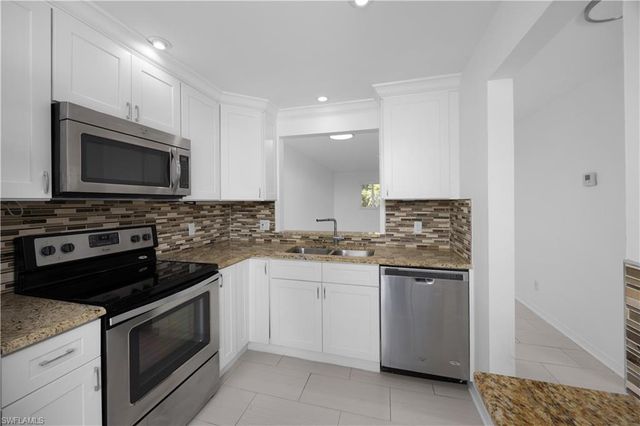 1031 Pine Isle LN 1031, Naples, FL 34112