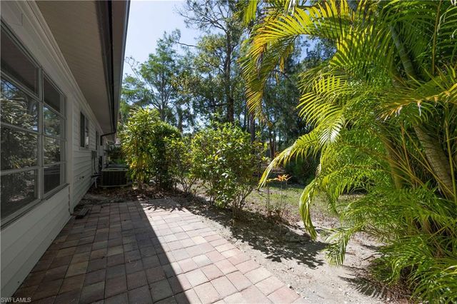 1031 Pine Isle LN 1031, Naples, FL 34112