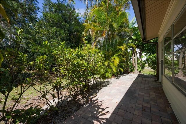 1031 Pine Isle LN 1031, Naples, FL 34112