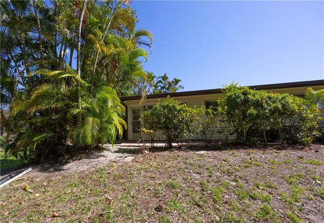 1031 Pine Isle LN 1031, Naples, FL 34112