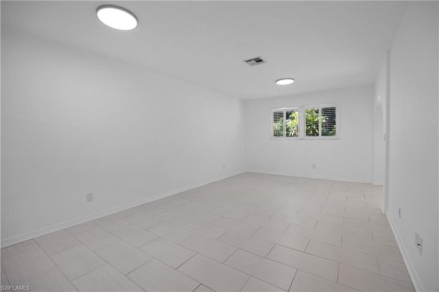 1031 Pine Isle LN 1031, Naples, FL 34112