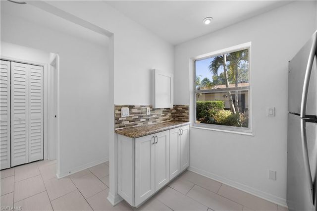 1031 Pine Isle LN 1031, Naples, FL 34112