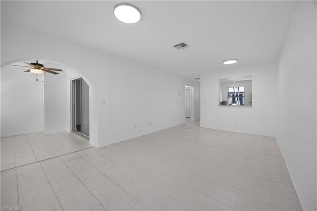 1031 Pine Isle LN 1031, Naples, FL 34112