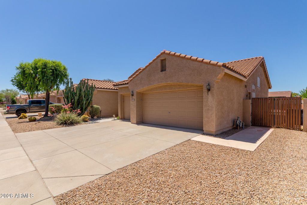 4327 E SANDS Drive, Phoenix, AZ 85050 — photo 2