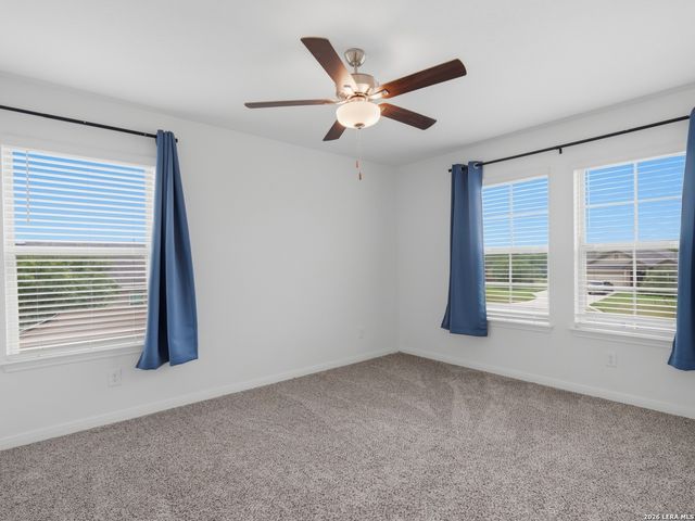 132 RENO TRL, Floresville, TX 78114