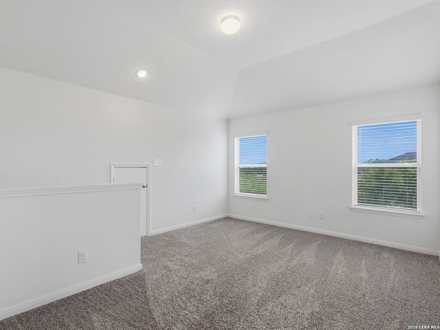 132 RENO TRL, Floresville, TX 78114