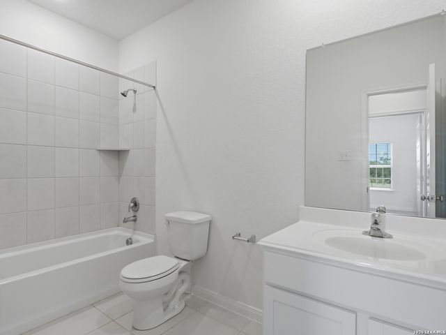 132 RENO TRL, Floresville, TX 78114