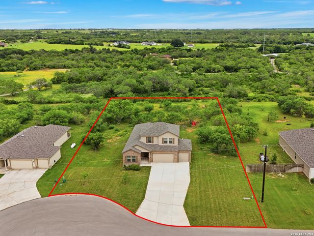 132 RENO TRL, Floresville, TX 78114
