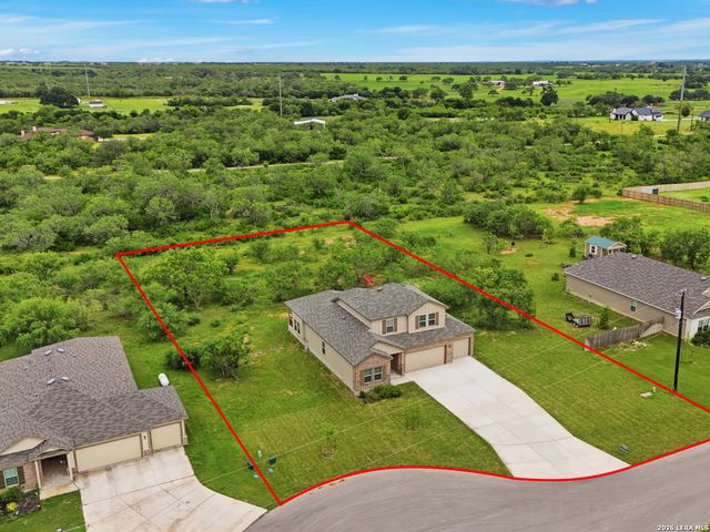 132 RENO TRL, Floresville, TX 78114