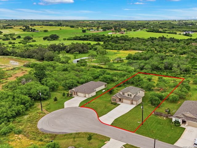132 RENO TRL, Floresville, TX 78114