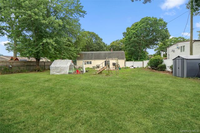 39 All Points Terrace, Holbrook, NY 11741