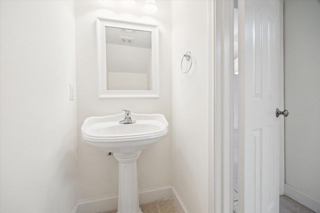 3776 Lake Street, Houston, TX 77098