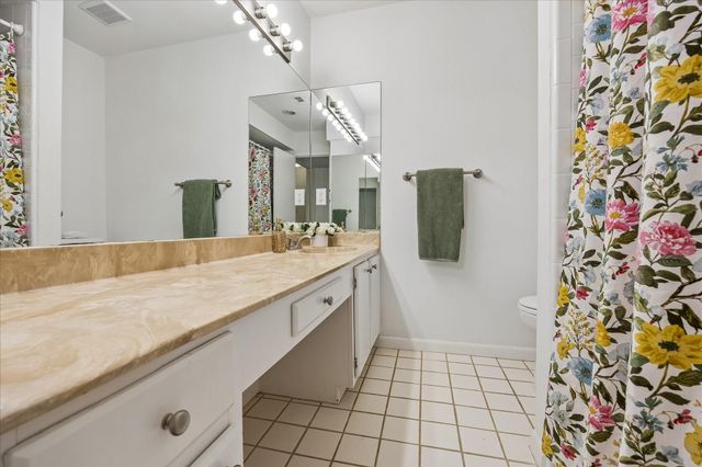 3776 Lake Street, Houston, TX 77098