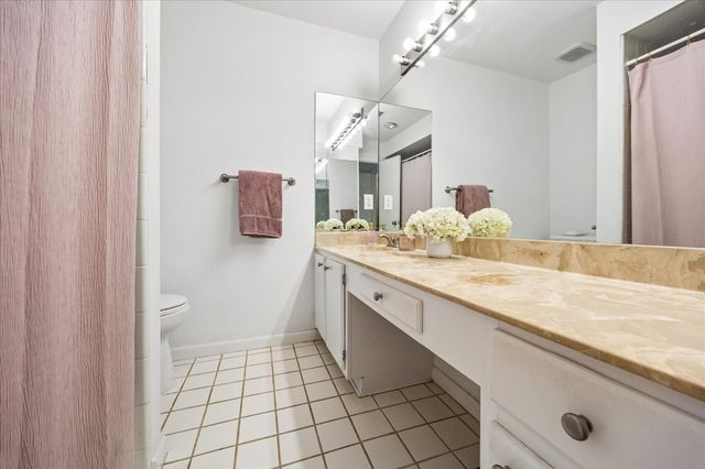 3776 Lake Street, Houston, TX 77098