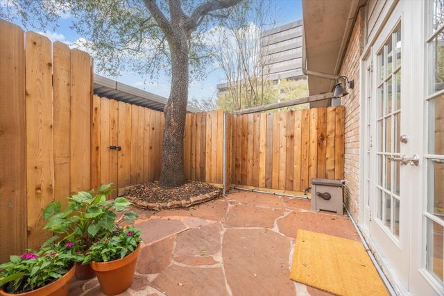 3776 Lake Street, Houston, TX 77098