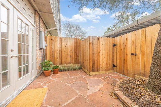 3776 Lake Street, Houston, TX 77098