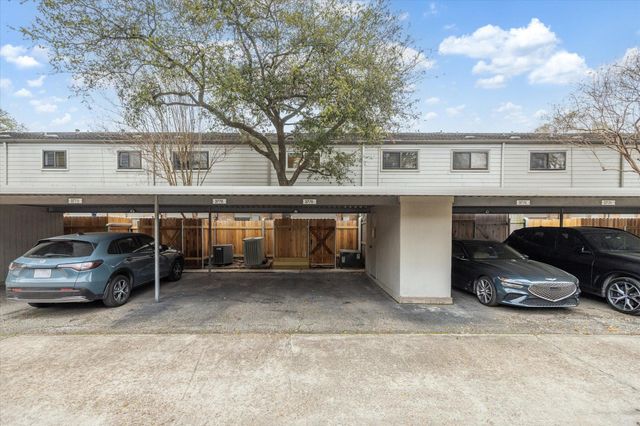 3776 Lake Street, Houston, TX 77098