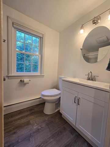 8 Park Ln, Harvard, MA 01451