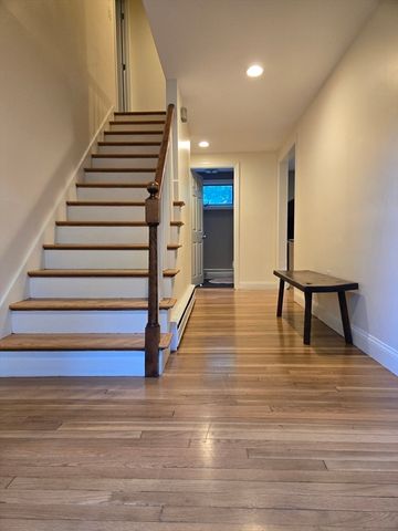 8 Park Ln, Harvard, MA 01451