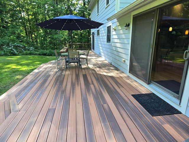 8 Park Ln, Harvard, MA 01451