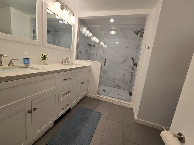 8 Park Ln, Harvard, MA 01451