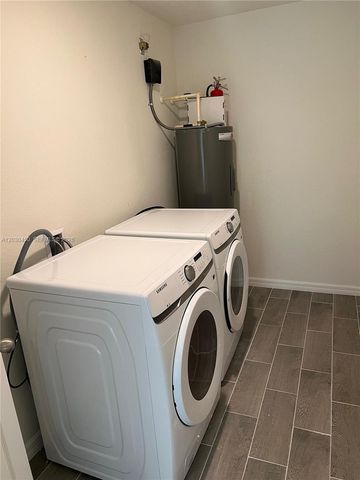 2613 62nd Street W, Lehigh Acres, FL 33971