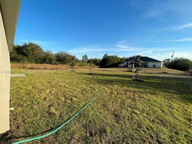 2613 62nd Street W, Lehigh Acres, FL 33971