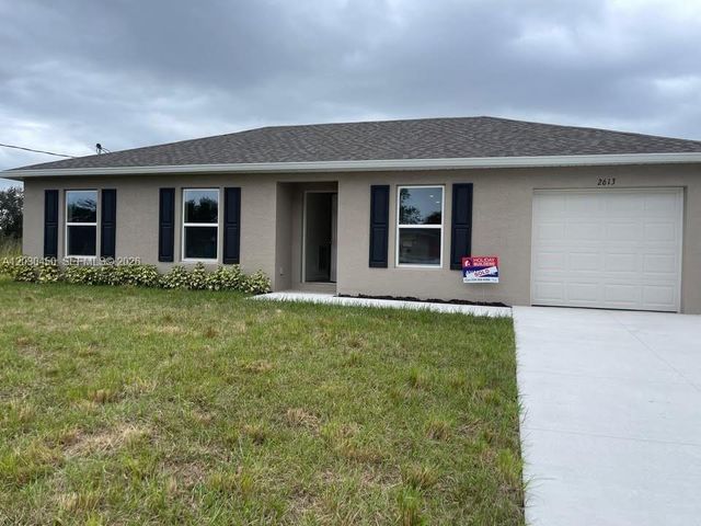 2613 62nd Street W, Lehigh Acres, FL 33971
