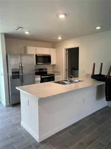 2613 62nd Street W, Lehigh Acres, FL 33971