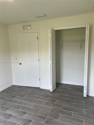 2613 62nd Street W, Lehigh Acres, FL 33971