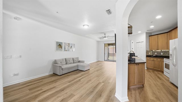 305 Via Castilla 203, St Augustine, FL 32095
