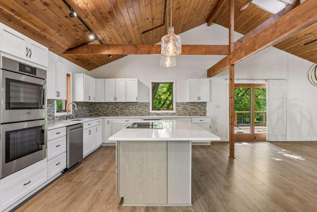 332 Brooks Avenue E, Little Canada, MN 55117