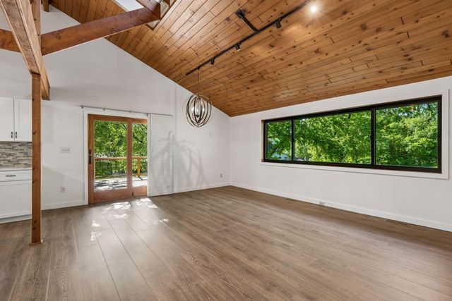 332 Brooks Avenue E, Little Canada, MN 55117