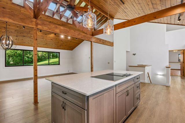 332 Brooks Avenue E, Little Canada, MN 55117