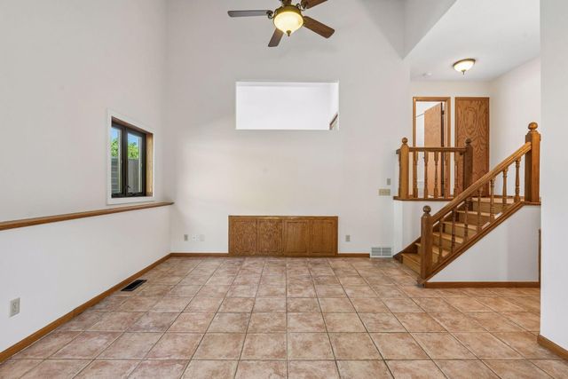 332 Brooks Avenue E, Little Canada, MN 55117