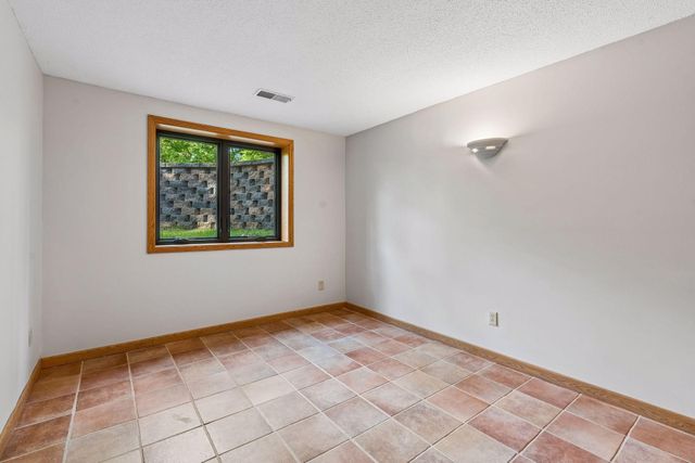 332 Brooks Avenue E, Little Canada, MN 55117