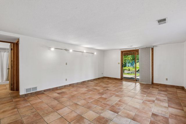 332 Brooks Avenue E, Little Canada, MN 55117