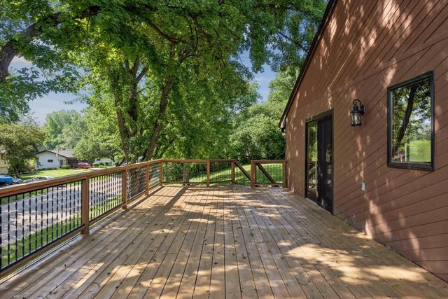 332 Brooks Avenue E, Little Canada, MN 55117