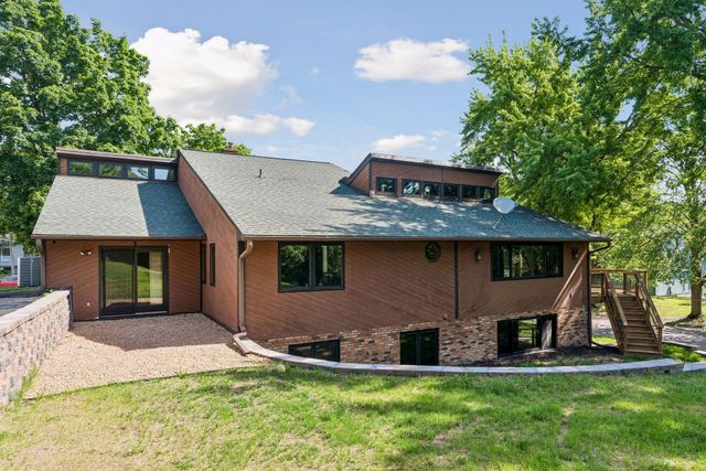 332 Brooks Avenue E, Little Canada, MN 55117