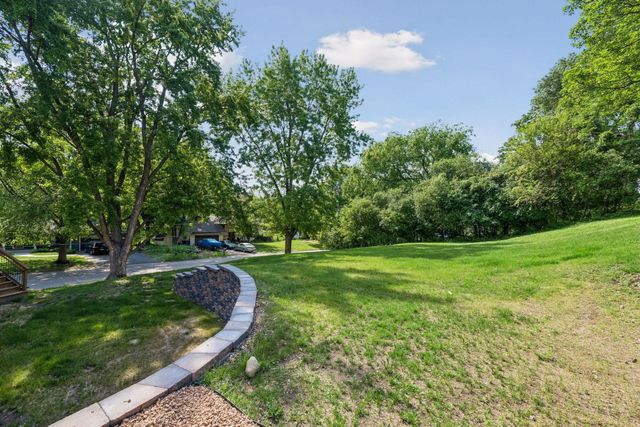 332 Brooks Avenue E, Little Canada, MN 55117