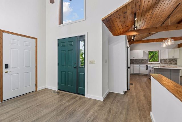 332 Brooks Avenue E, Little Canada, MN 55117