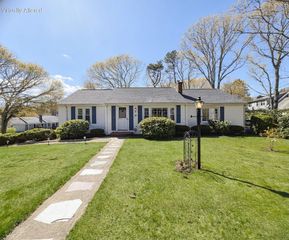 7 Linnell Lane, Yarmouth Port, MA 02675