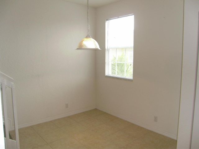 335 E Thatch Palm Circle 105, Jupiter, FL 33458