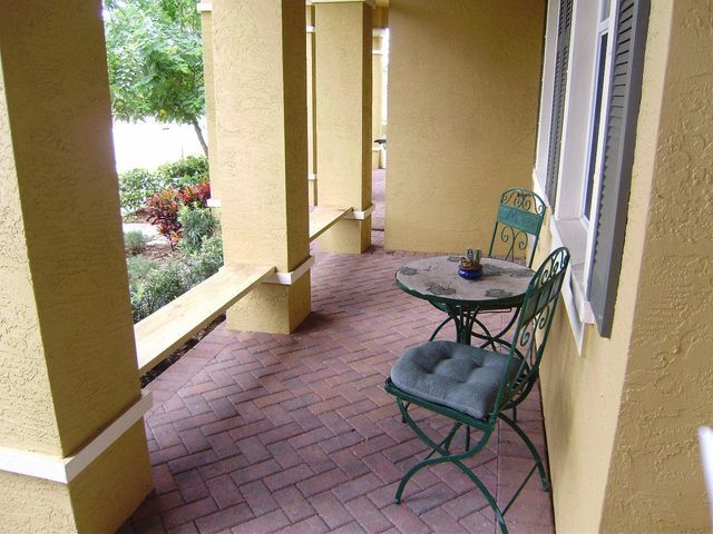 335 E Thatch Palm Circle 105, Jupiter, FL 33458