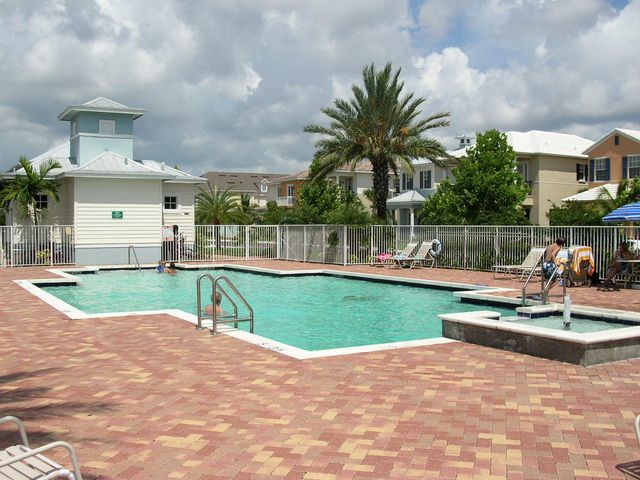 335 E Thatch Palm Circle 105, Jupiter, FL 33458