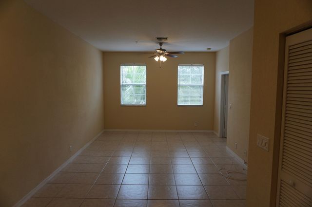 335 E Thatch Palm Circle 105, Jupiter, FL 33458