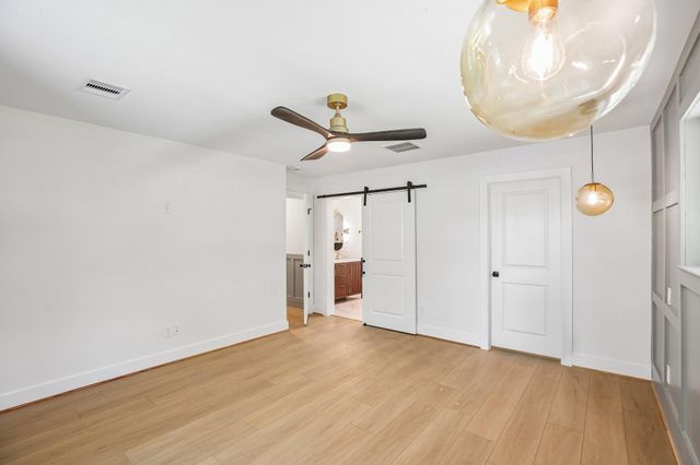 98 Pin Oak Lane, Hempstead, TX 77445