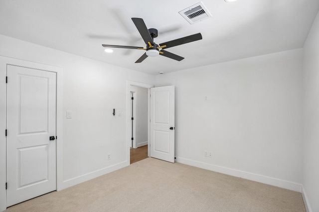 98 Pin Oak Lane, Hempstead, TX 77445