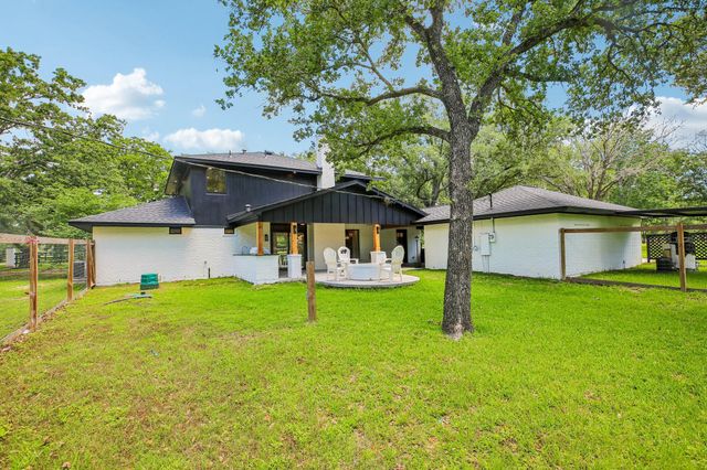 98 Pin Oak Lane, Hempstead, TX 77445